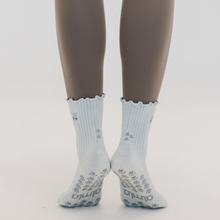 Load image into Gallery viewer, Gray Cat Pilates Grip Socks - Meow