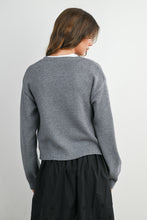 Load image into Gallery viewer, Long Sleeve Buttoned Cropped Cardigan
