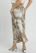 Load image into Gallery viewer, Metallic Midi Skirt
