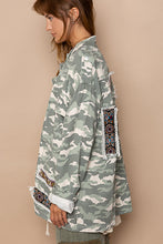 Load image into Gallery viewer, Camo Patches Utility Jacket
