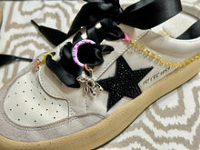 Load image into Gallery viewer, Shoe Charms Trendy Sneaker Jewels Shoelaces &amp; Charm Set : Bows
