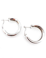 Load image into Gallery viewer, Everette Hoop Earrings Silver
