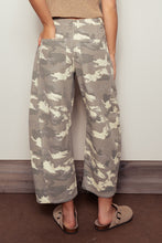 Load image into Gallery viewer, Relaxed Fit Camo Denim Pants
