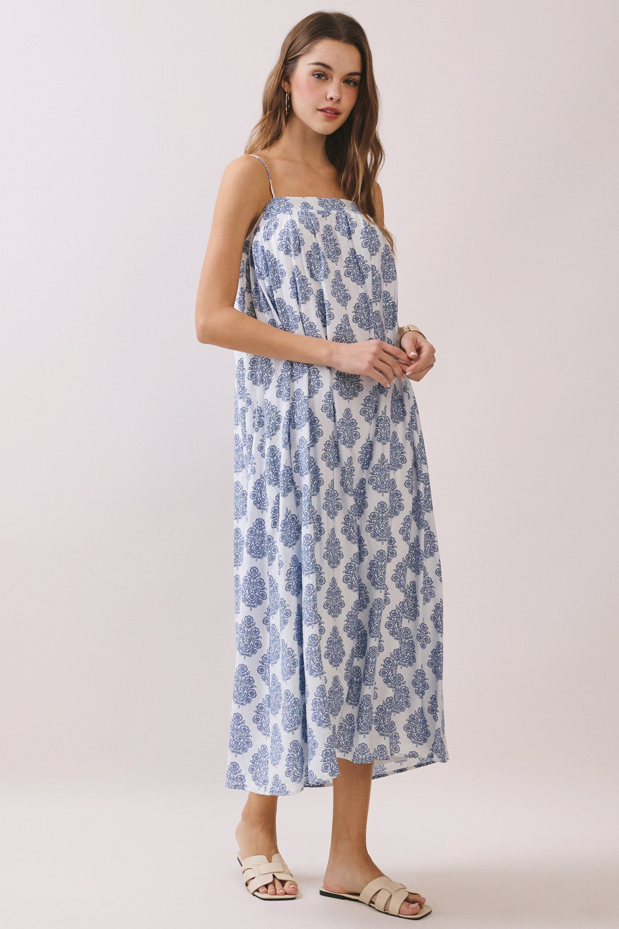 Printed Flowy Silhouette Maxi Dress