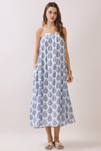 Load image into Gallery viewer, Printed Flowy Silhouette Maxi Dress

