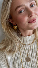 Load image into Gallery viewer, Eartha Emerald Square Studs Gold

