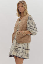 Load image into Gallery viewer, Camel Scallop Trim Quilted Vest
