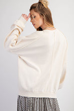 Load image into Gallery viewer, Butterfly Patch Detail Pullover
