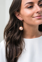 Load image into Gallery viewer, Audrey Pearl Drop Earring Blush

